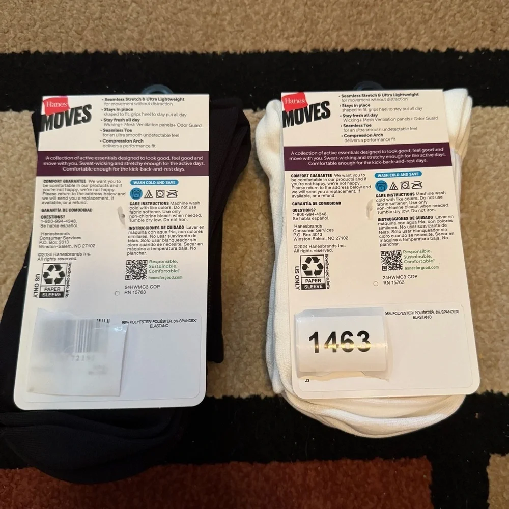 2 Hanes Moves Women Crew Sock, 3-Pack, Fits Shoe Size 5-9